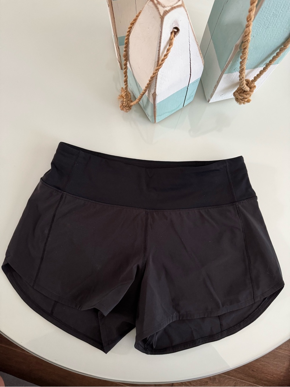 Lululemon Speed Up Mid-Rise Short,  Long *4" Updated Fit
Black size 4